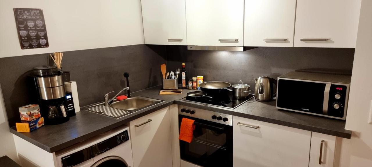 Business Apartment Mit Kuche Fur 1-3 +Netflx+5G Wlan Nahe Der Mhh Im Industrial Design Hannover Eksteriør bilde