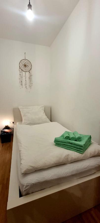 Business Apartment Mit Kuche Fur 1-3 +Netflx+5G Wlan Nahe Der Mhh Im Industrial Design Hannover Eksteriør bilde